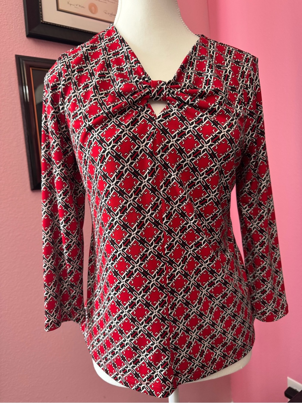 Liz Claiborne Red Logo-Geometric Pattern & V Front Sweetheart Front   & Knot Bow